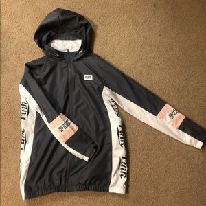 Women Xs/ S Victoria’s Secret windbreaker